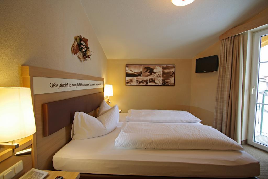Hotel Garni - Restaurant Kaminstube Sankt Anton am Arlberg Habitación foto